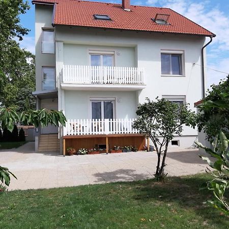 Eisenstadt Apartments Екстер'єр фото