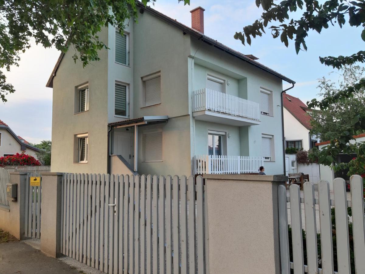 Eisenstadt Apartments Екстер'єр фото
